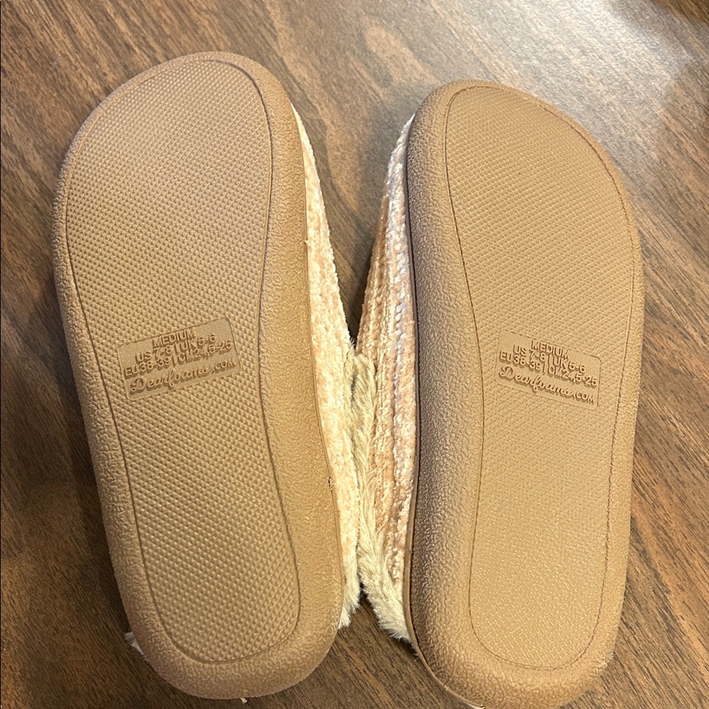 Dearfoams Ladies Plush Pink Slip-On House Slippers - Picture 4 of 8